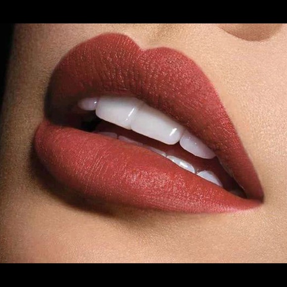 Ciaté London Liquid Velvet Matte Liquid Lipstick ‘Secrets’ - Picture 3 of 10